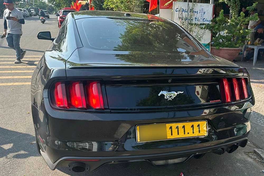 El Ford Mustang con el numero de matricula del primer trimestre ha ganado una subasta de 160 millones de dolares. Imagen: Tsuen-Tsu