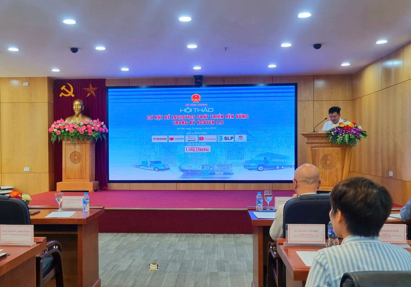 hoi thao “Co hoi de Logistics phat trien ben vung trong ky nguyen 4.0” do Bao Cong Thuong phoi hop cung Cuc Xuat nhap khau - Bo Cong Thuong to chuc. Anh: Tuyet Lan