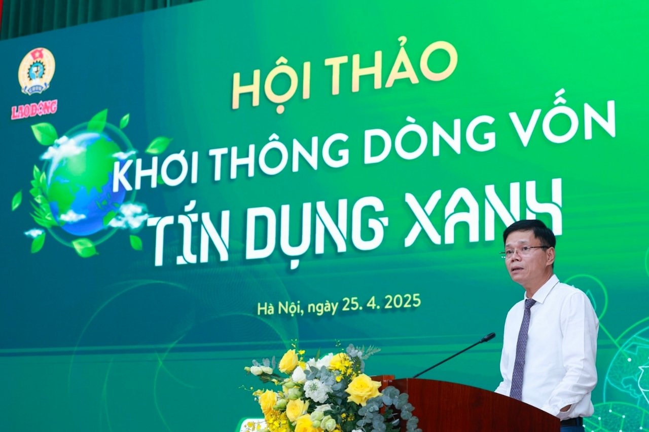Ong Nguyen Ngoc Hien, Uy vien Doan Chu tich Tong Lien doan Lao dong Viet Nam, Tong Bien tap Bao Lao Dong, phat bieu de dan. Anh: Nguyen Hai