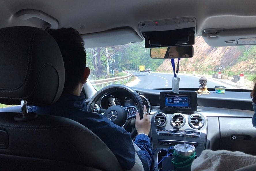 Conducir cansado o con falta de sueño es una de las principales causas de accidentes de trafico, pero a menudo es algo que muchos conductores toman a la ligera. Imagen de la ciudad de Xuanzang