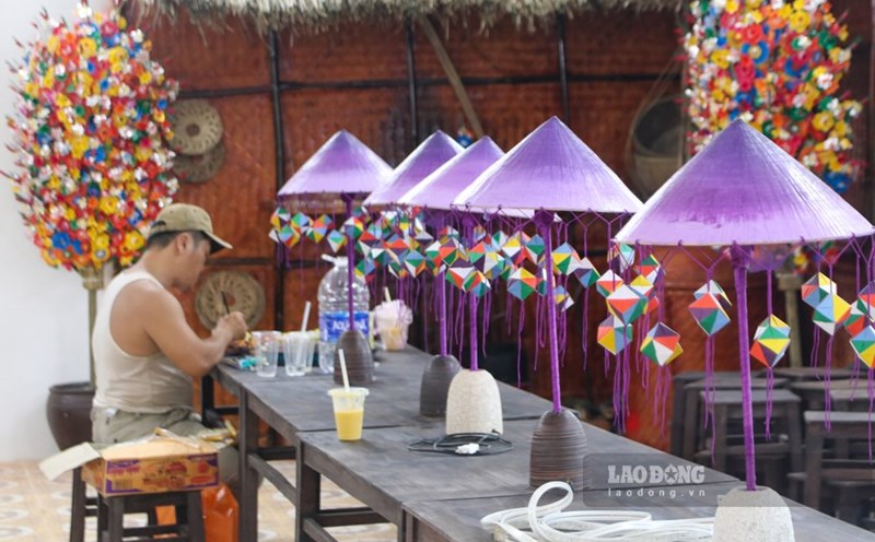 Hue Traditional Arts Space serves visitors. Photo: Nguyen Luan