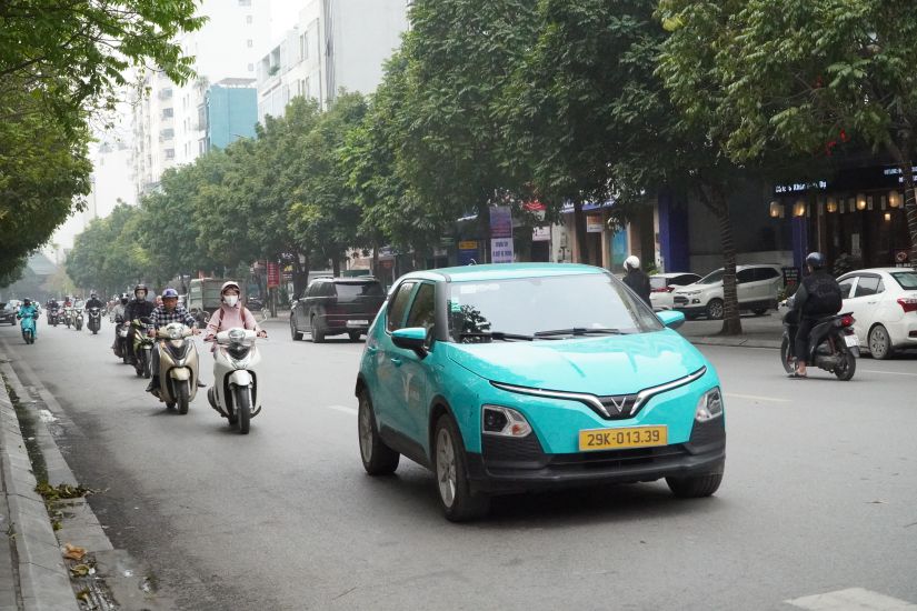 Electric vehicles are appearing more and more on the streets. Photo: Xuyen Dong
