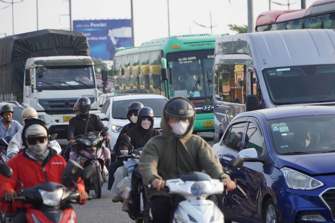 Sunny weather in the South. Photo: Nguyen Chan