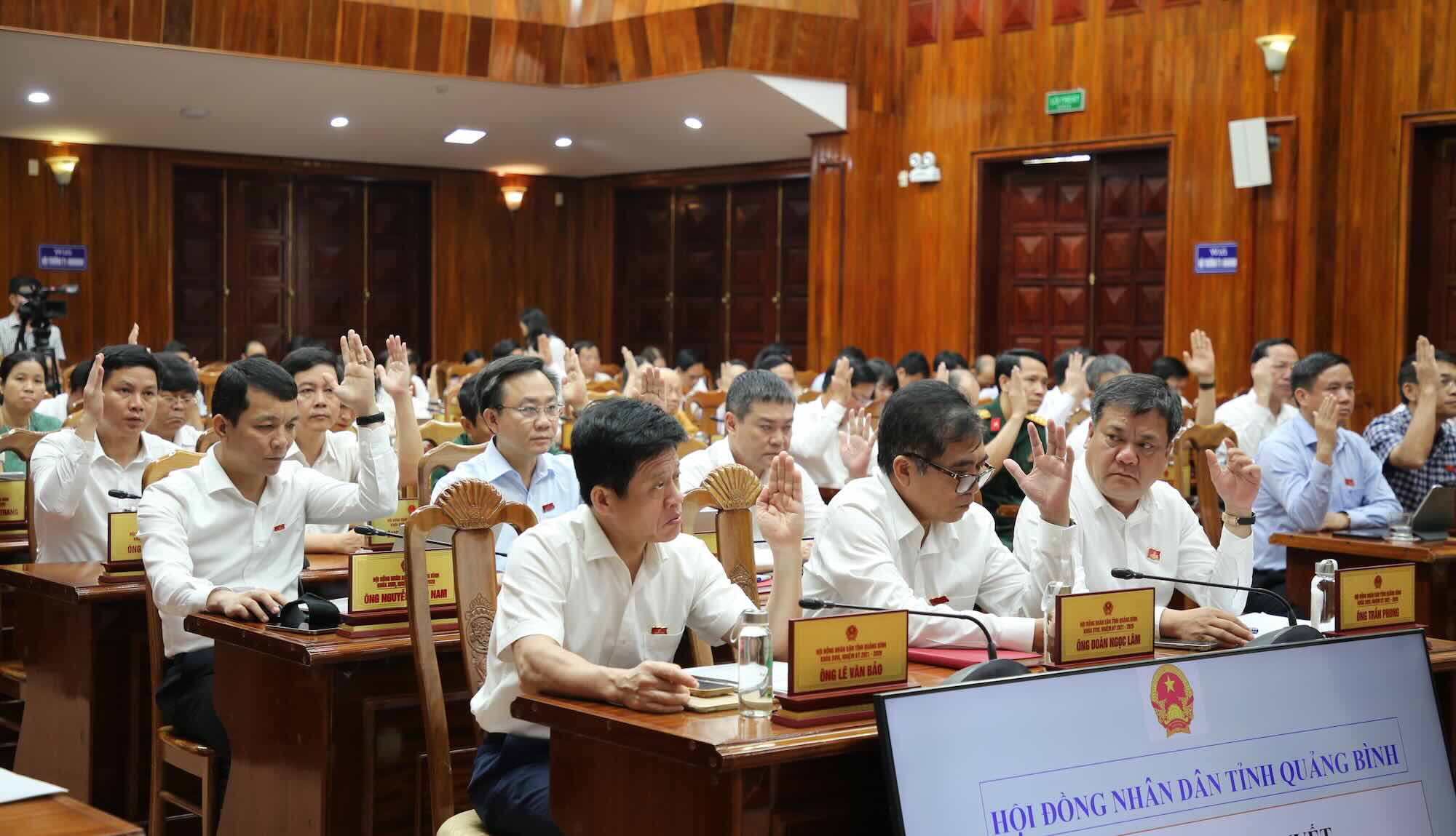 EL CONSEJO de la provincia de Guangdong voto a traves de la ordenacion de la comuna y la fusion con la provincia de Guangdong. Imagen: El amanecer
