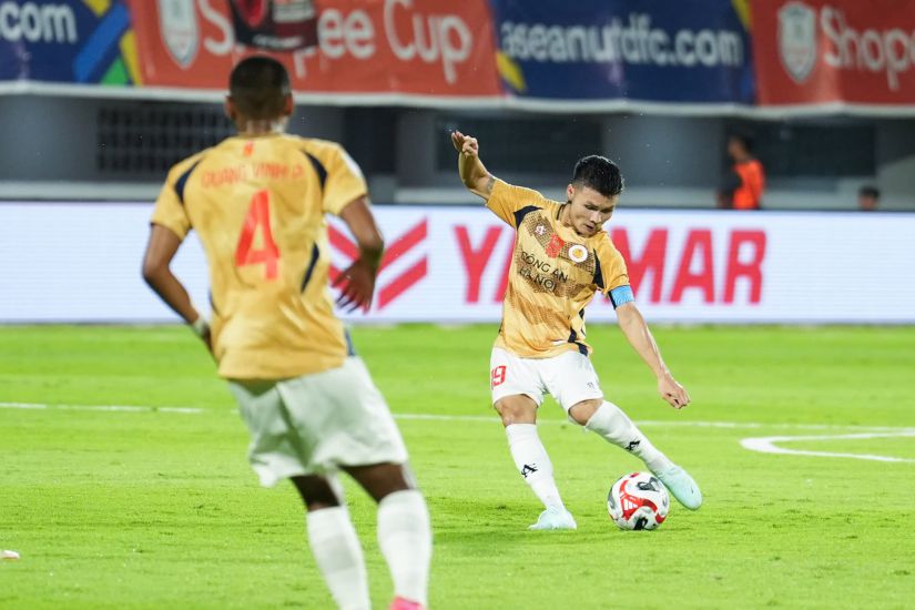 Hanoi Police Club is having difficulty in its journey to conquer the throne in 3 arenas of Southeast Asian Cup C1, V.League and National Cup 2024-2025. Photo: Hanoi Police Club