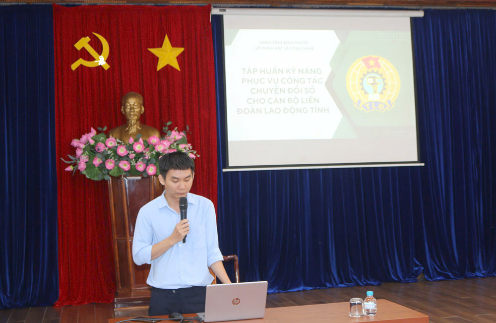 El relator desarrollo el tema en la Conferencia de capacitacion para mejorar los conocimientos y las habilidades para la Transformacion Digital 2025. Imagen de la pagina web de la organizacion