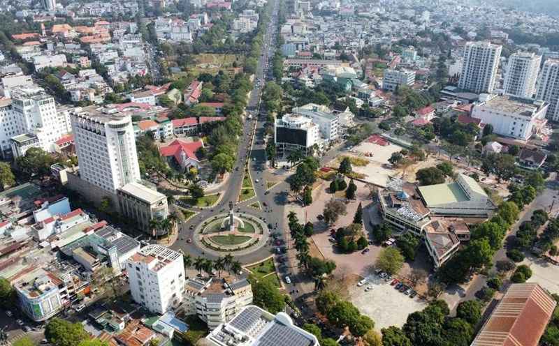 La provincia de Dak Lak esta revisando el conjunto de las oficinas, los bienes publicos... para la colocacion, el estudio de uso eficiente. Imagen de la pagina web de la Universidad de Hong Kong