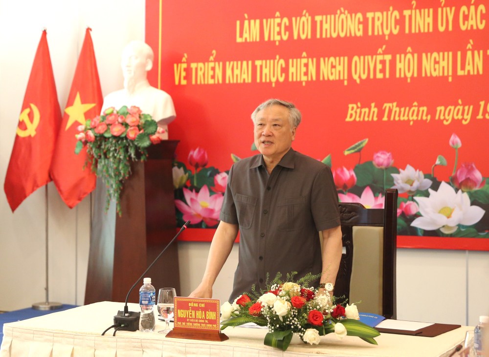 Politburo member and Permanent Deputy Prime Minister Nguyen Hoa Binh directed the tasks of implementing the merger of Binh Thuan, Lam Dong, and Dak Nong provinces. Photo: Dinh Hai