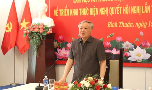 Ủy viên Bộ Chính trị, Phó Thủ tướng Thường trực Chính phủ Nguyễn Hòa Bình chỉ đạo các nhiệm vụ triển khai hợp nhất tỉnh Bình Thuận, Lâm Đồng, Đắk Nông. Ảnh: Đình Hải