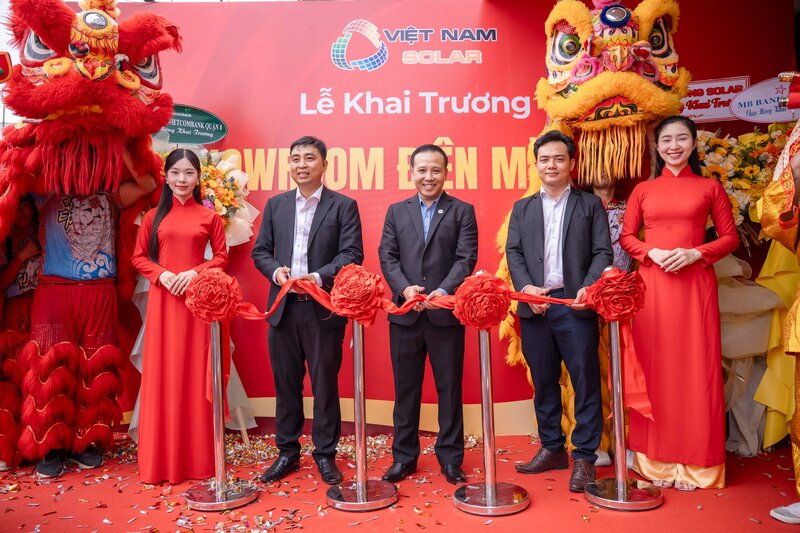 Le khai truong Showroom dien mat troi tai Can Tho. Anh: Viet Nam Solar