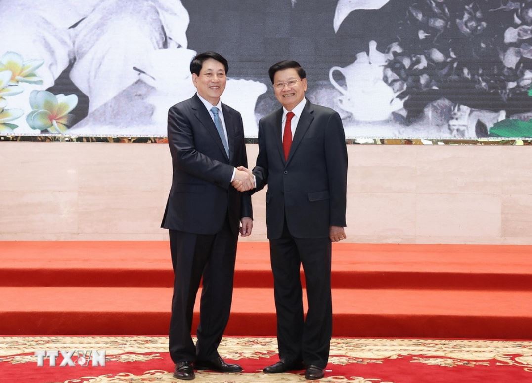 Politburo member and President Luong Cuong and General Secretary and President of Laos Thongloun Sisoulith attended the Friendship Exchange program. Photo: VNA