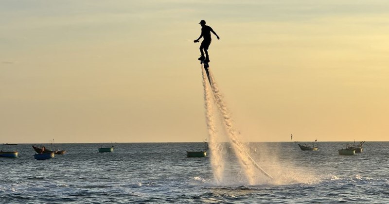 Khám Phá Trải Nghiệm Thể Thao Biển Flyboard Mới Tại Mũi Né