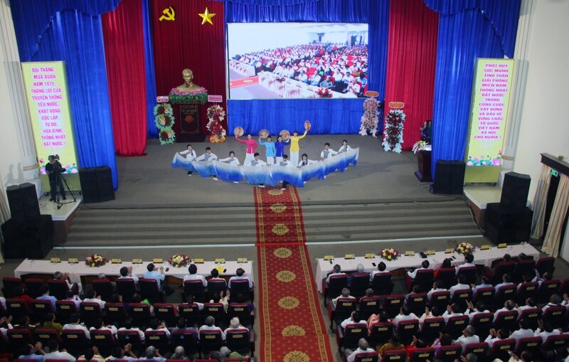 Bac Lieu long trong to chuc ky niem 50 nam ngay giai phong mien Nam, thong nhat dat nuoc. Anh: Nhat Ho
