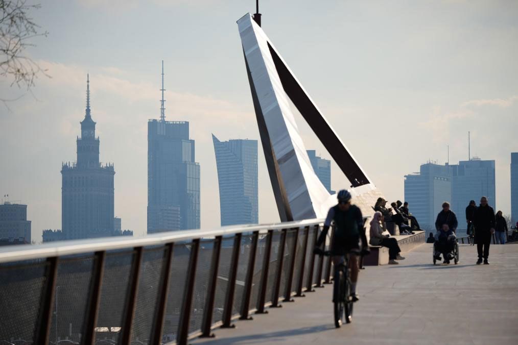 Muchos polacos (en la foto) se oponen a los planes de enviar tropas a Ucrania. Imagen de la agencia Xinhua