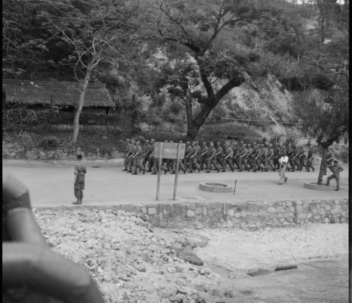 Units of the 3rd Republican Guards Corps (La 3e legion de marche de Garde republicains) are the last French unit to withdraw from Hon Gai. Photo: Quang Ninh Provincial Media Center