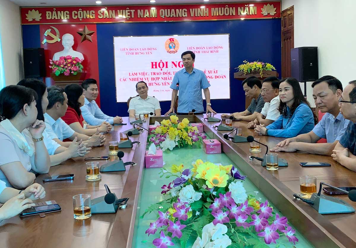 La presidenta de la Union de Trabajadores de la provincia de Taicang, Buyi Xuan Vinh, hablo en la conferencia. Imagen de la ciudad de Ba Man