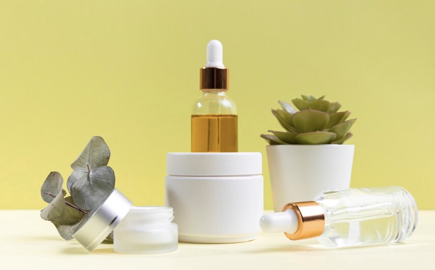 Niacinamida y retinol, ¿cual es el mejor? Diseñado por Thuy Duong