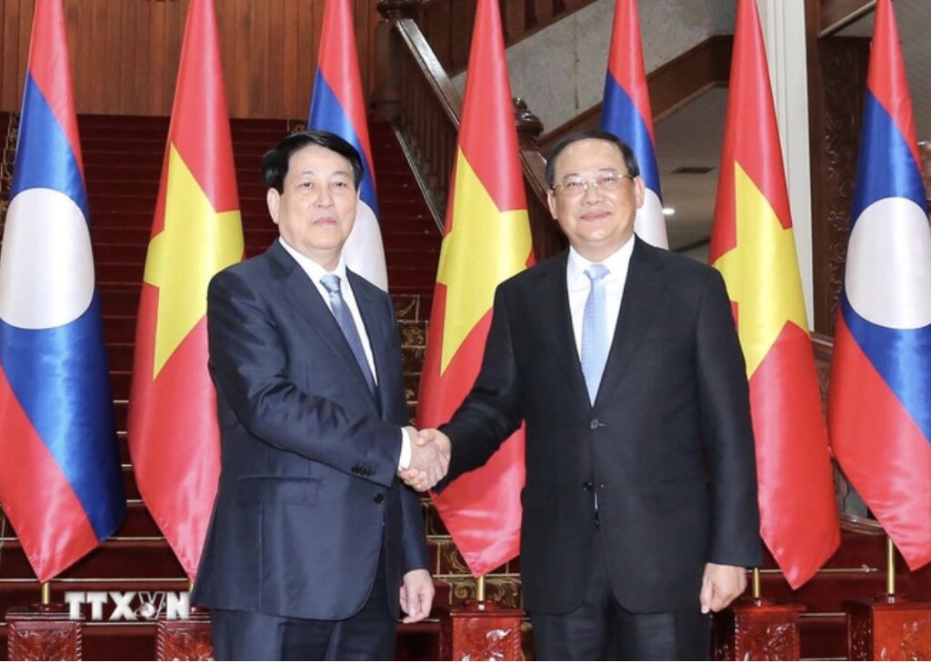 Politburo member and President Luong Cuong met with Lao Prime Minister Sonexay Siphandone. Photo: VNA