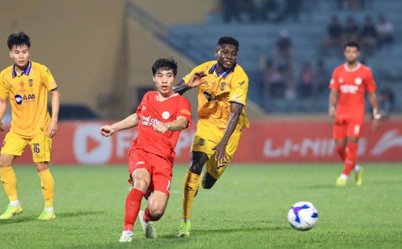 The Cong Viettel beat Song Lam Nghe An 1-0 in round 20 of V.League. Photo: Minh Dan
