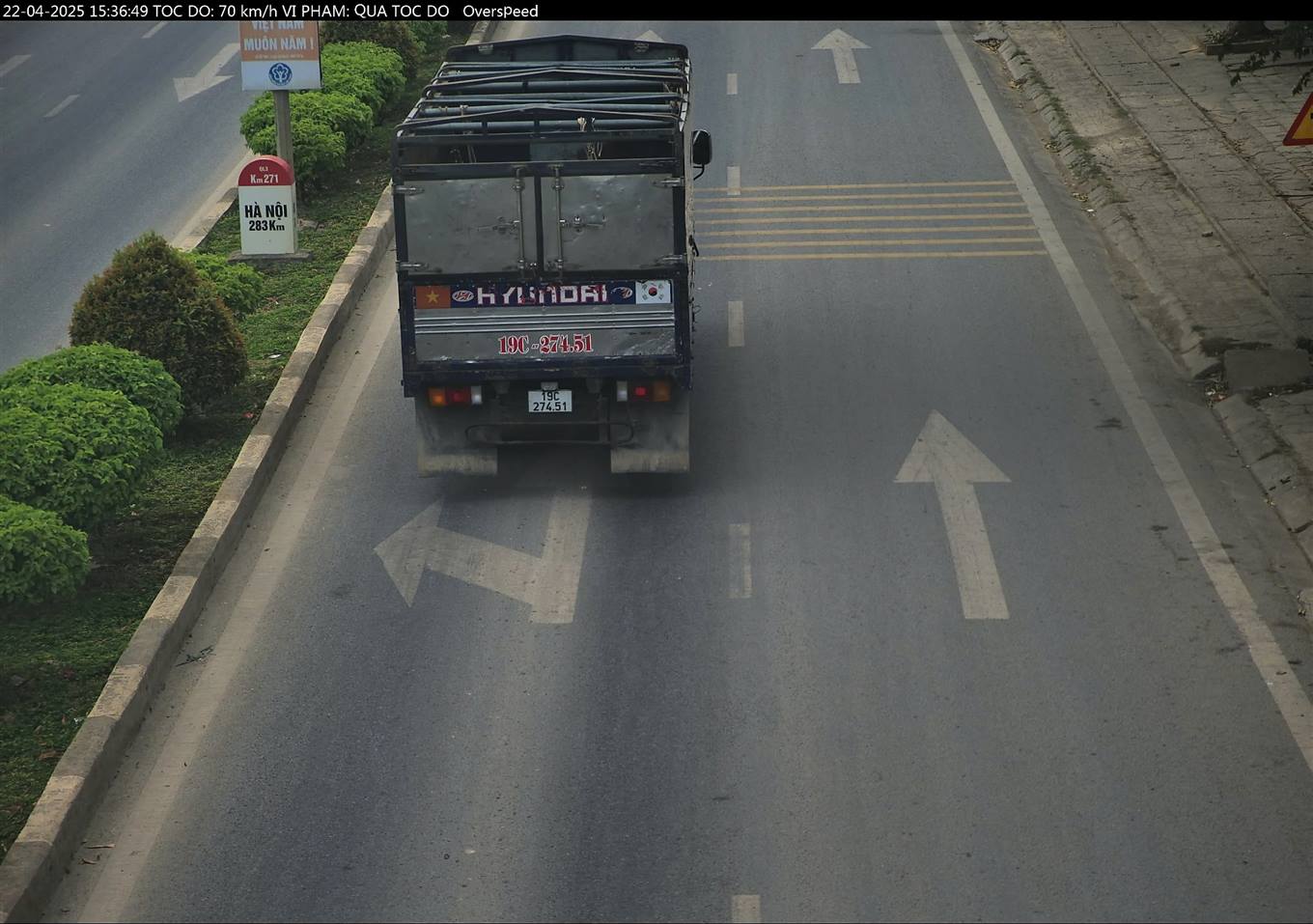 Muchos autos de las provincias recibieron multas por frio en Cao Bang. Foto: Policia de alto rango.