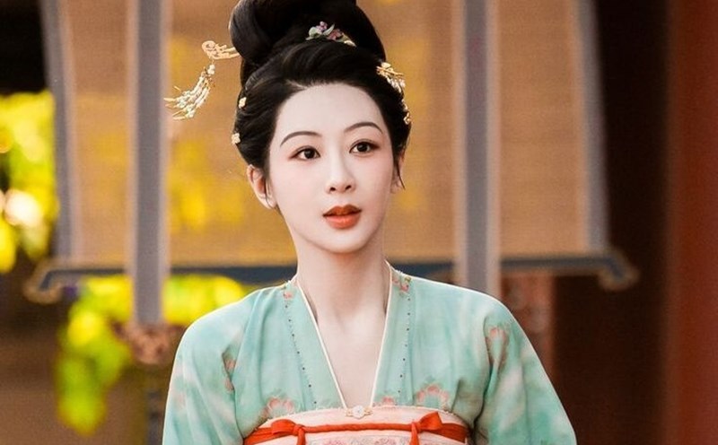 Photo: Producer of the film "Quoc sac phuong hoa"