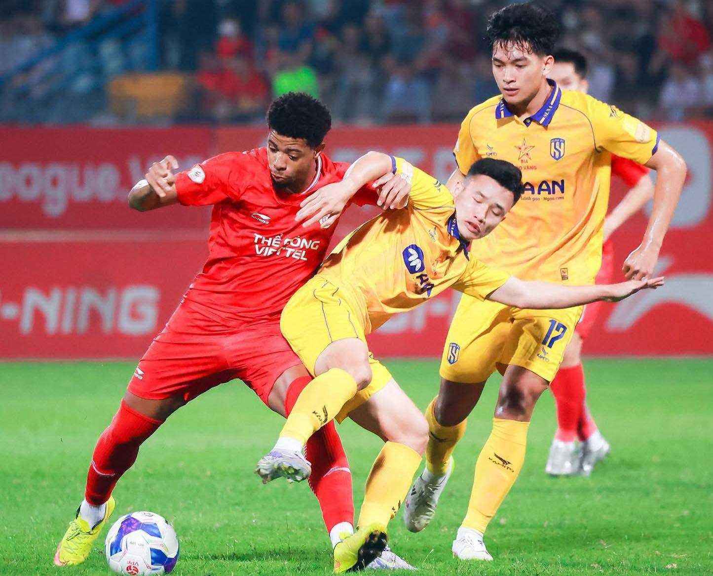 El parque Viettel - El rio Lam Nghe An