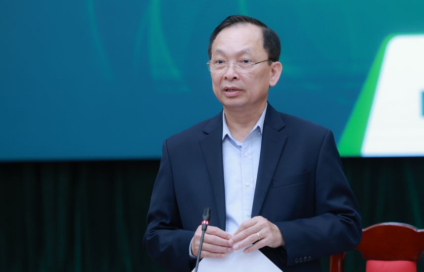 El vicepresidente permanente del Banco Estatal de Vietnam, Dao Minh Tu, dijo que Vietnam tiene muchas condiciones favorables y oportunidades para desarrollar la economia verde, gracias a las orientaciones y regulaciones muy claras. Imagen de la pagina web de la Universidad de Hong Kong