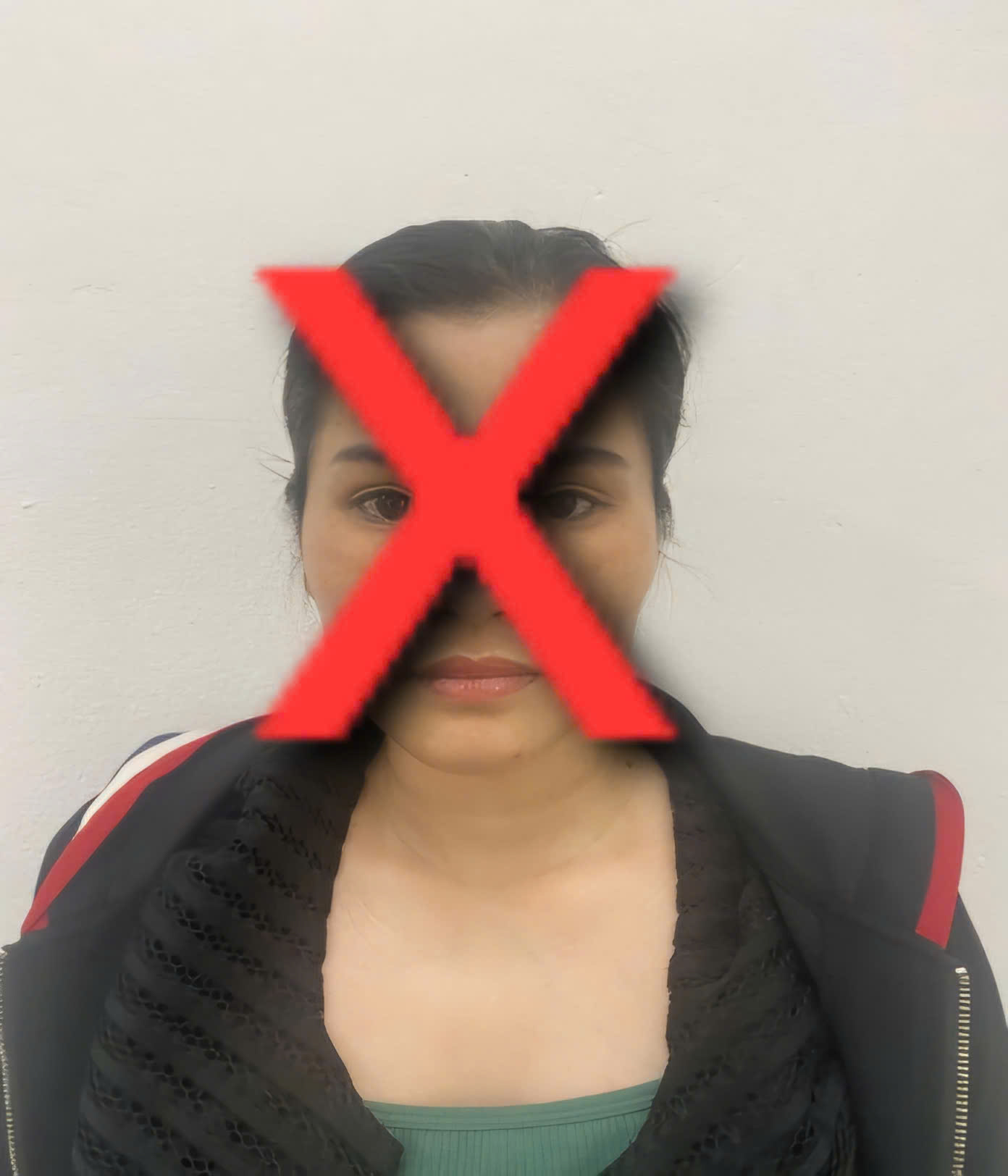 Khuong Dinh Ward Police arrested a subject for illegal drug trafficking. Photo: CAHN