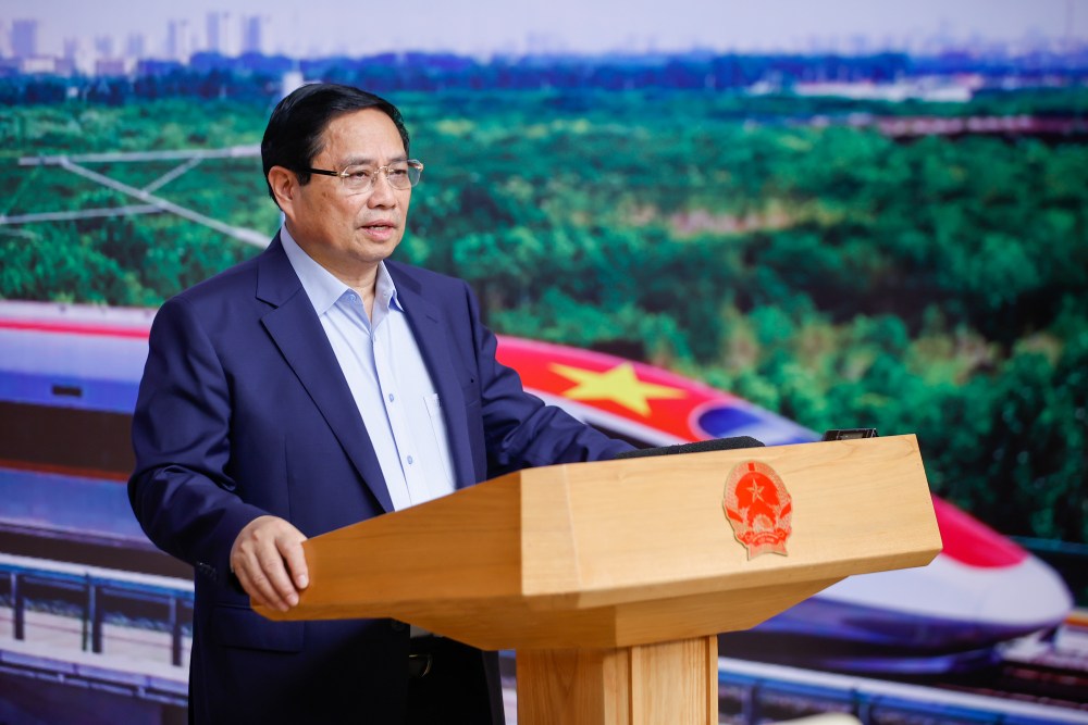 Politburo member and Prime Minister Pham Minh Chinh chaired the second meeting of the Steering Committee for Railway Projects. Photo: VGP
