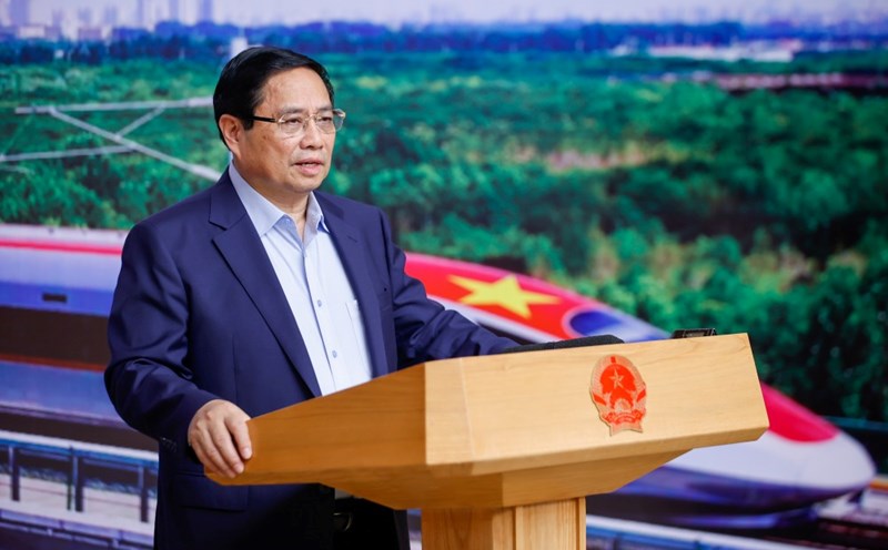 Politburo member and Prime Minister Pham Minh Chinh chaired the second meeting of the Steering Committee for Railway Projects. Photo: VGP