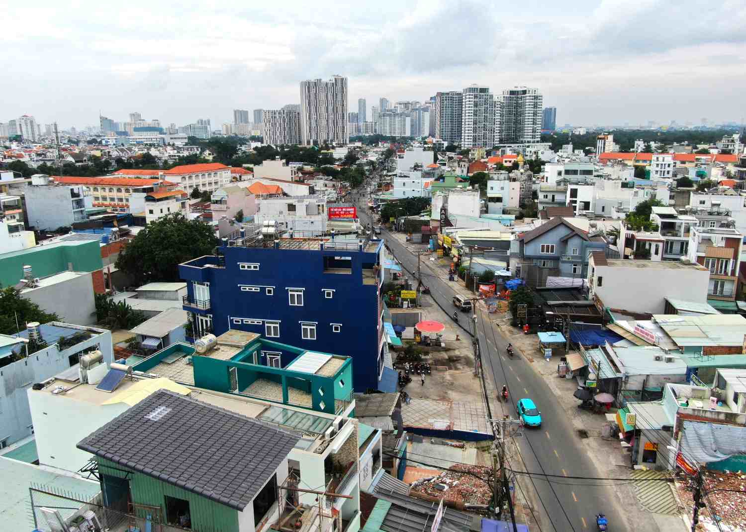 Đường Nguyễn Thị Định sẽ mở rộng lên 30m. Ảnh: Minh Quân