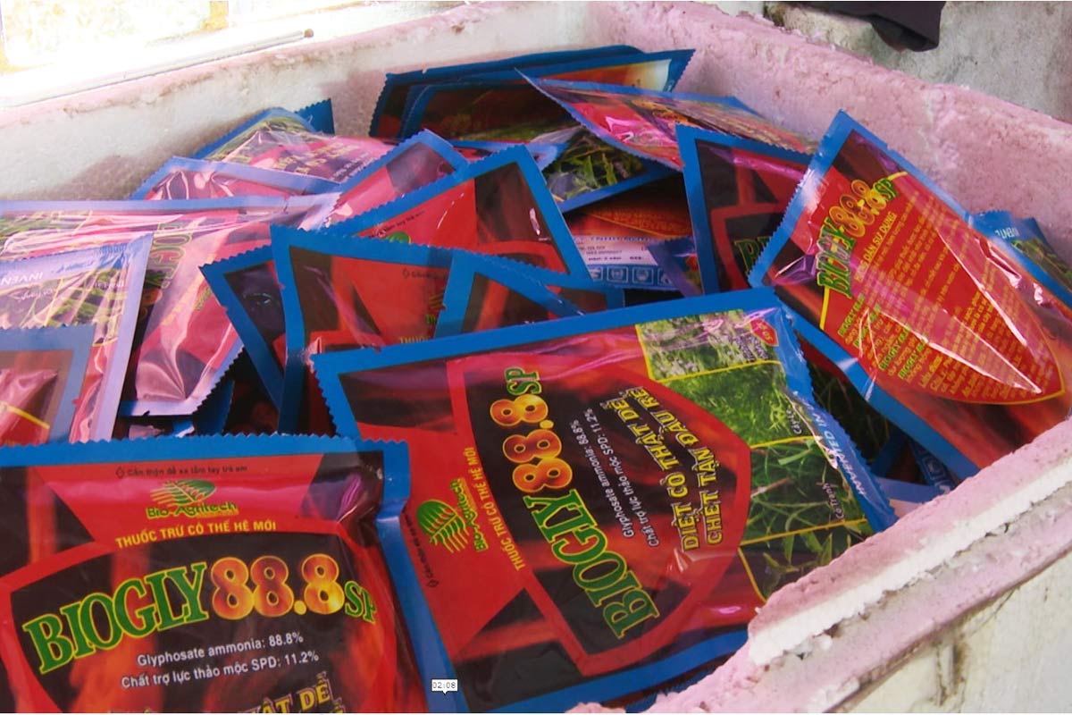 Quang Ninh dismantles a large-scale counterfeit herbicide production ring. Photo: Quang Ninh Police
