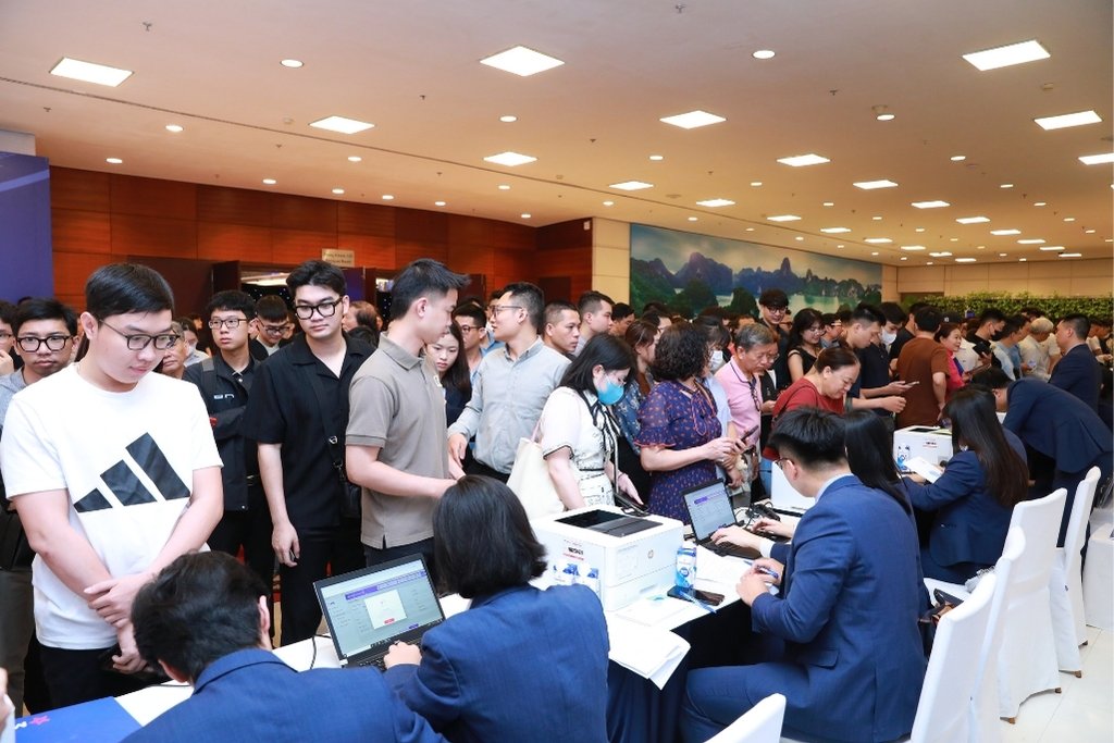 2,500 shareholders attended the MB Congress, a record number for this year's banking industry's general meeting of shareholders. Photo: MBBank