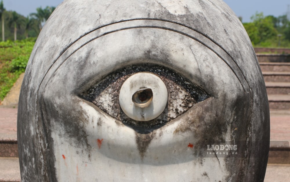 Valoradas esculturas olvidadas en las colinas de pinos de la ciudad de Hue. Imagen de Nguyen Luan