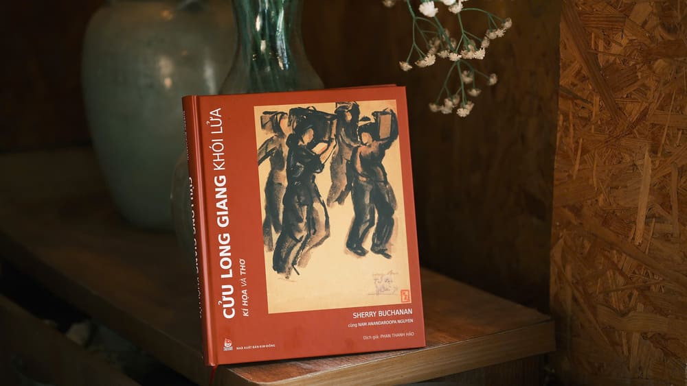 "Jiu Zhongzi Steaming - Sketches and Poems" was officially released to Vietnamese readers. Photo: Publishing House