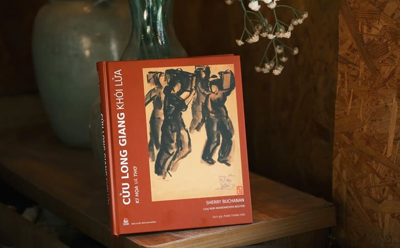 "Jiu Zhongzi Steaming - Sketches and Poems" was officially released to Vietnamese readers. Photo: Publishing House