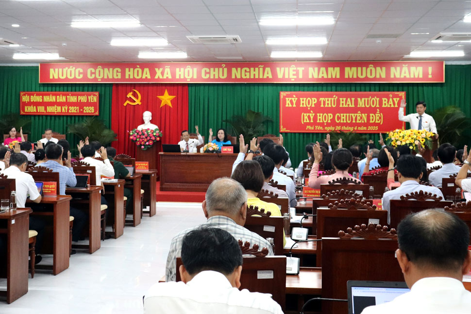 Phu Yen Provincial People's Council held the 27th Session (Special Session). Photo: My An