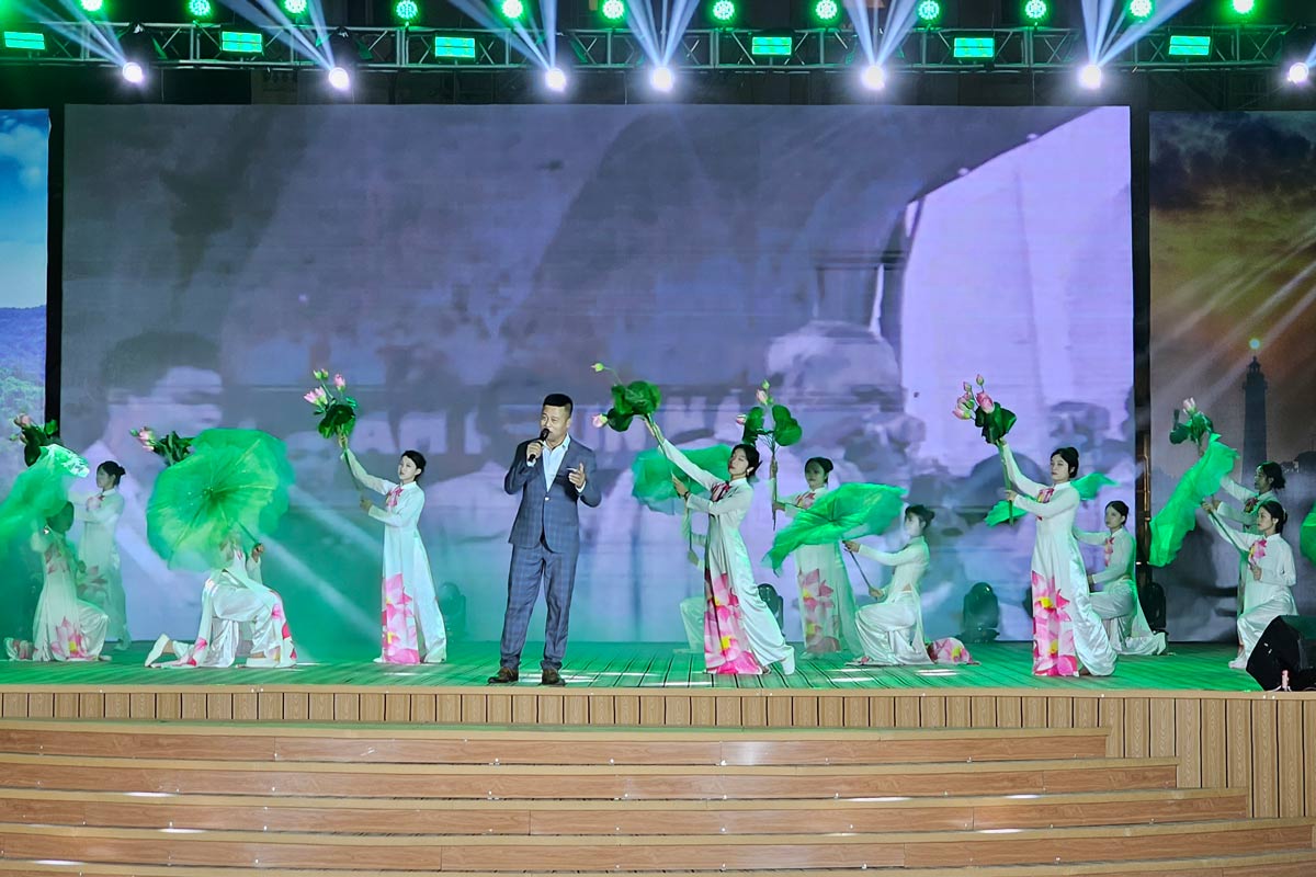 El programa artistico incluye 7 espectaculos especiales, que celebran la belleza natural, la gente y el potencial de desarrollo turistico, economico, cultural y social de la isla. Imagen: El Renacimiento