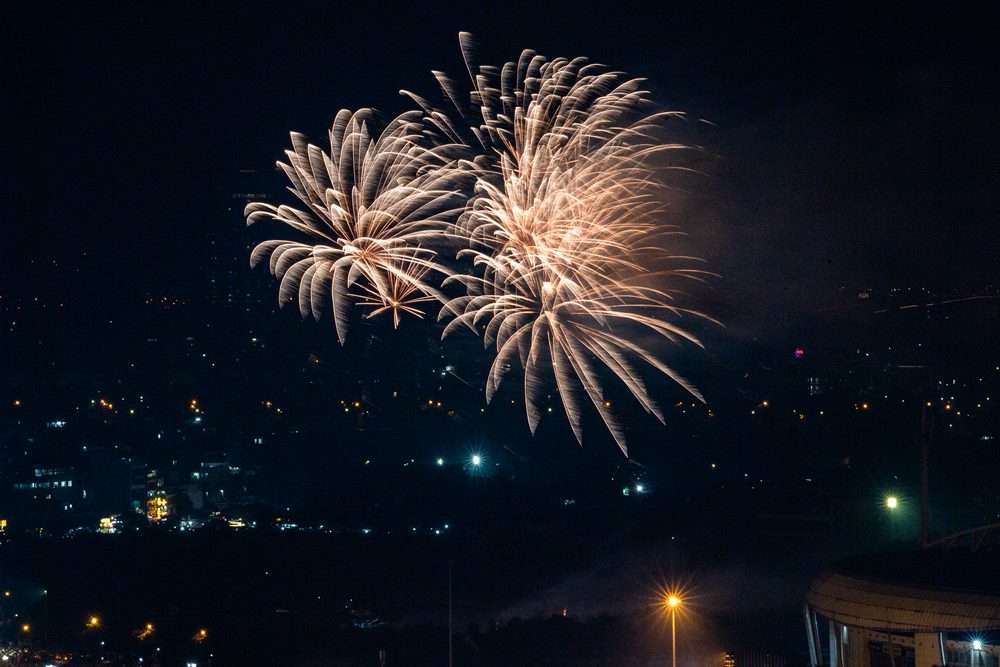 Hanoi will launch high-altitude fireworks combined with low-altitude fireworks at the United Nations Park on the evening of April 27. Photo: Hai Nguyen