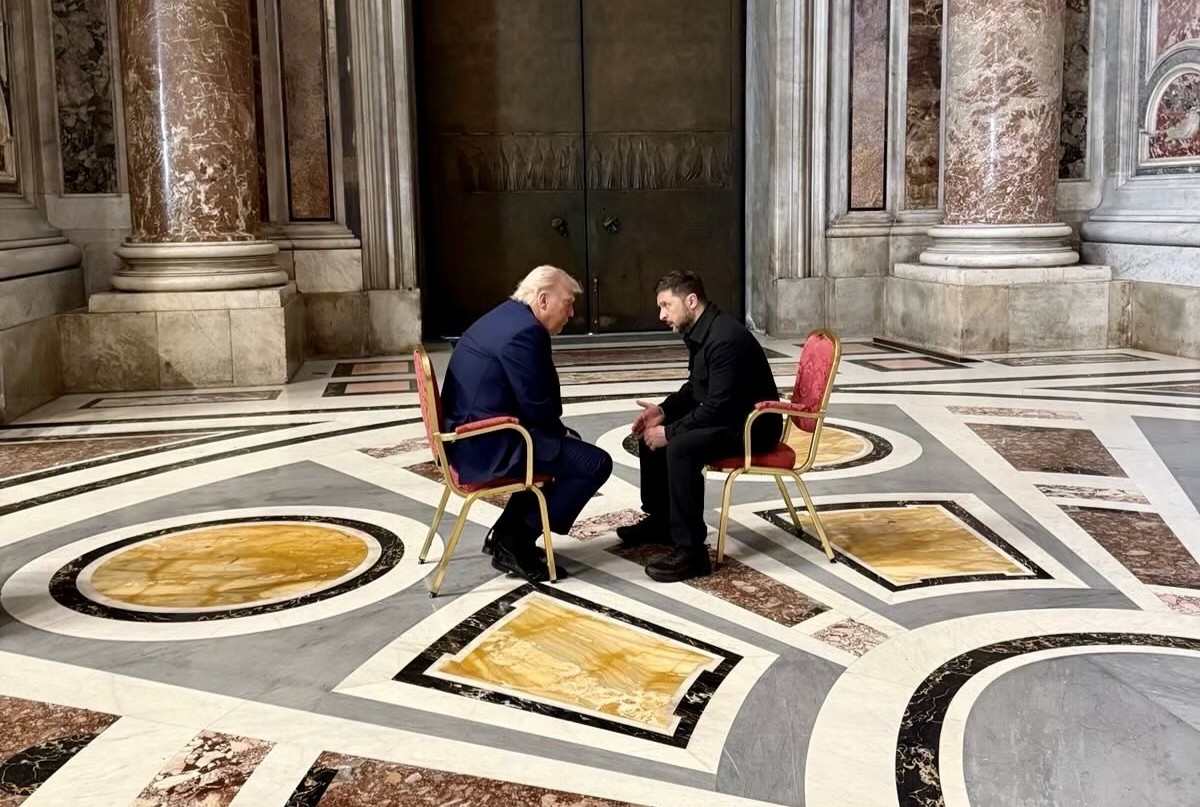 US President Donald Trump meets with Ukrainian President Volodymyr Zelensky in the Vatican, April 26, 2025. Photo: White House