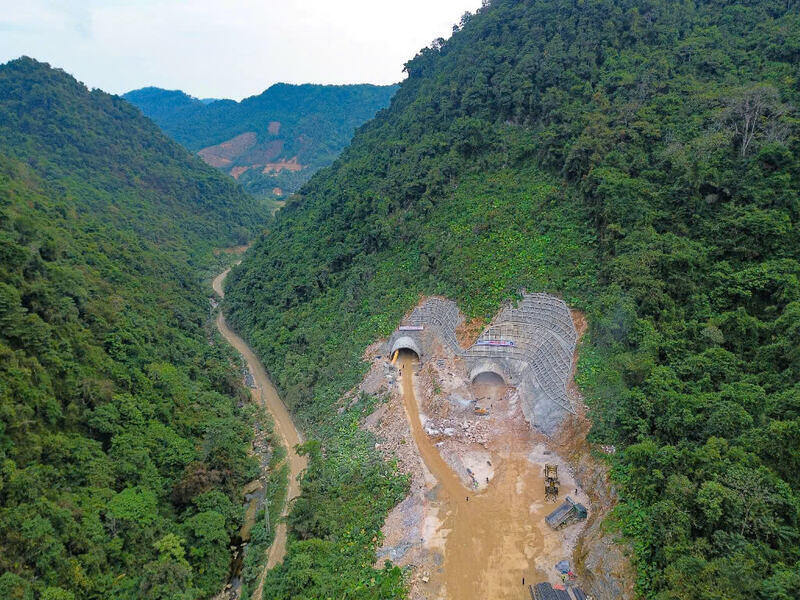 The Dong Dang - Tra Linh Expressway is under construction. Photo: Khanh Linh
