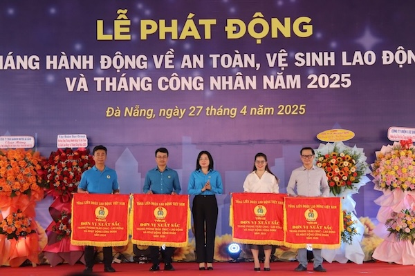 Launching ceremony of the Month of Action on occupational safety and health and Workers' Month 2025 in Da Nang. Photo: Nguyen Linh
