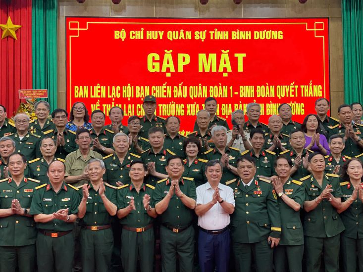 The First Army fighting group visited the old battlefield at the Military Command of Binh Duong province - formerly Phu Loi base. Photo: Dinh Trong