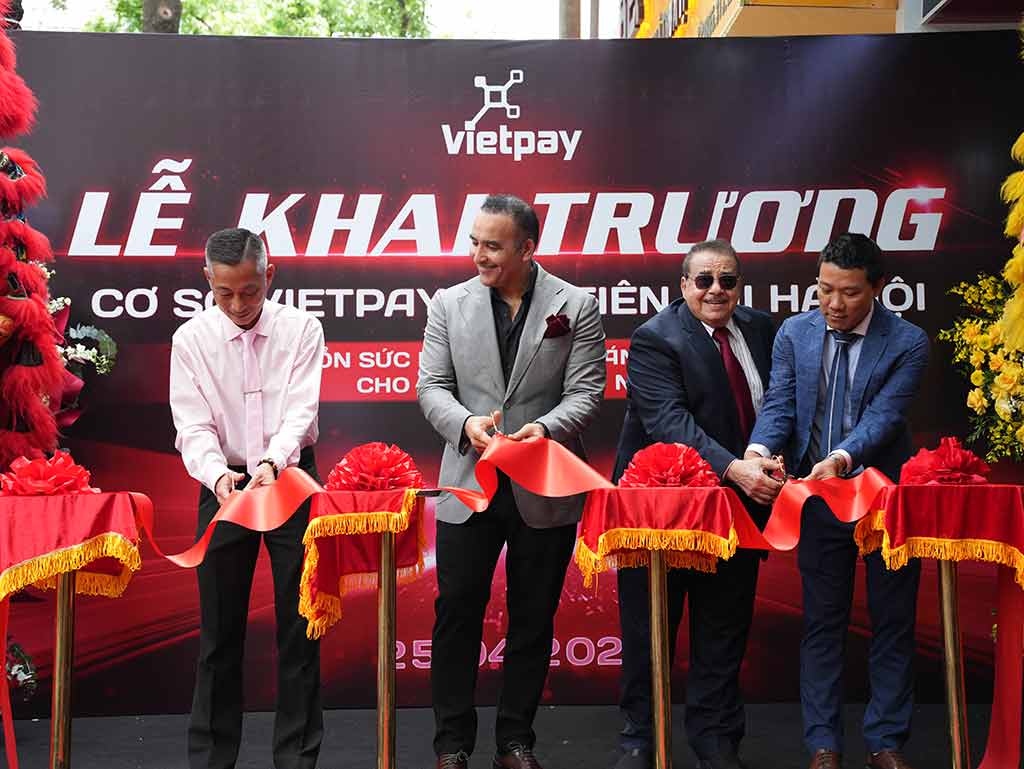 VietPay announced the receipt of a cash flow of 5 million USD from Tiger Financial Corporation at the opening ceremony of a new facility in Hanoi. Photo: Tung Anh