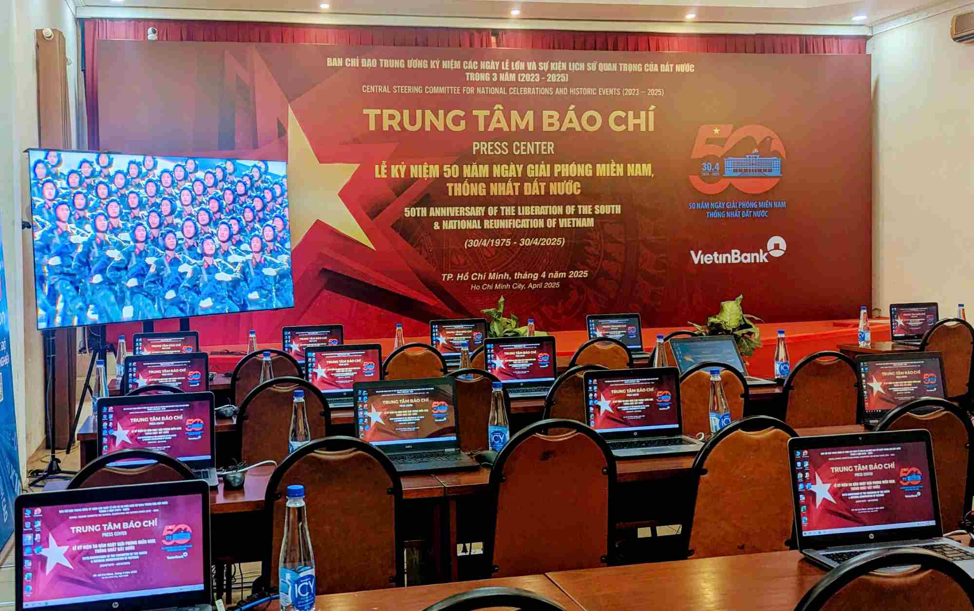 Inside the Press Center to serve the 50th anniversary of the Liberation of the South and National Reunification Day. Photo: Anh Tu