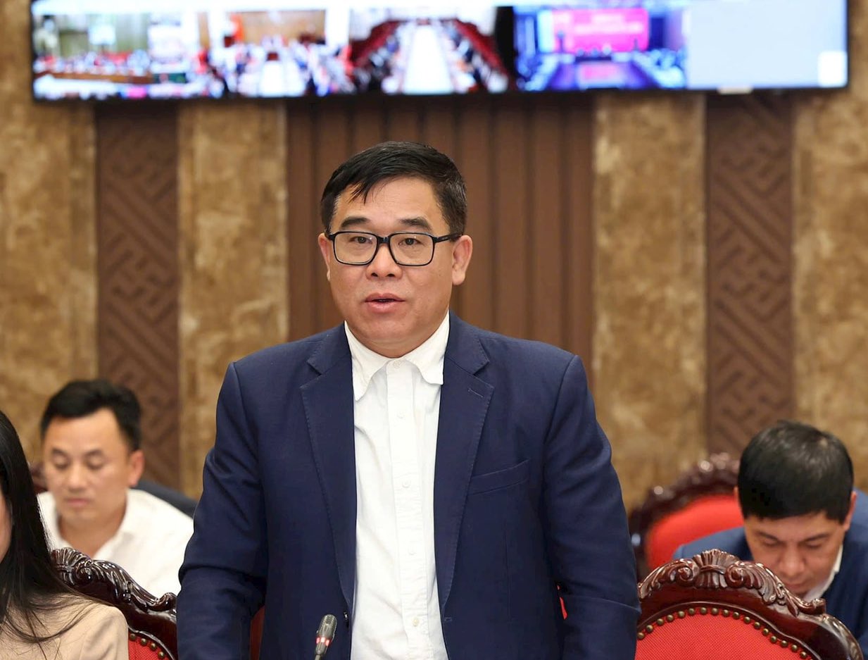 Proposal to dismiss Mr. Do Dinh Hong - former Director of the Department of Culture, Sports and Tourism from the position of member of the City People's Committee due to resignation. Photo: Viet Thanh