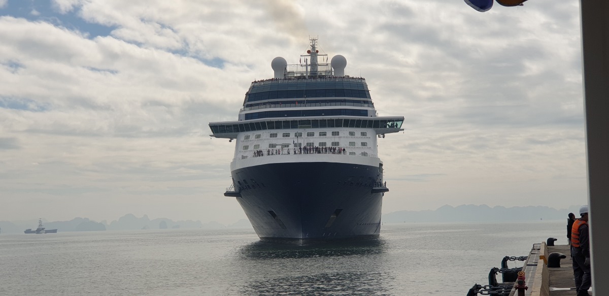 Super luxury cruise ships are about to dock at Ha Long International Passenger Port. Photo: Nguyen Hung