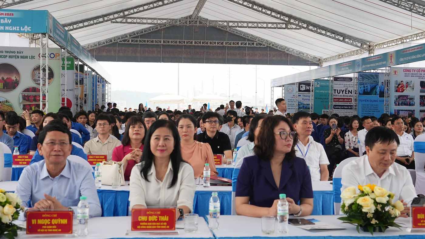 Cac dai bieu tham gia Ngay hoi viec lam. Anh: Thanh Nga