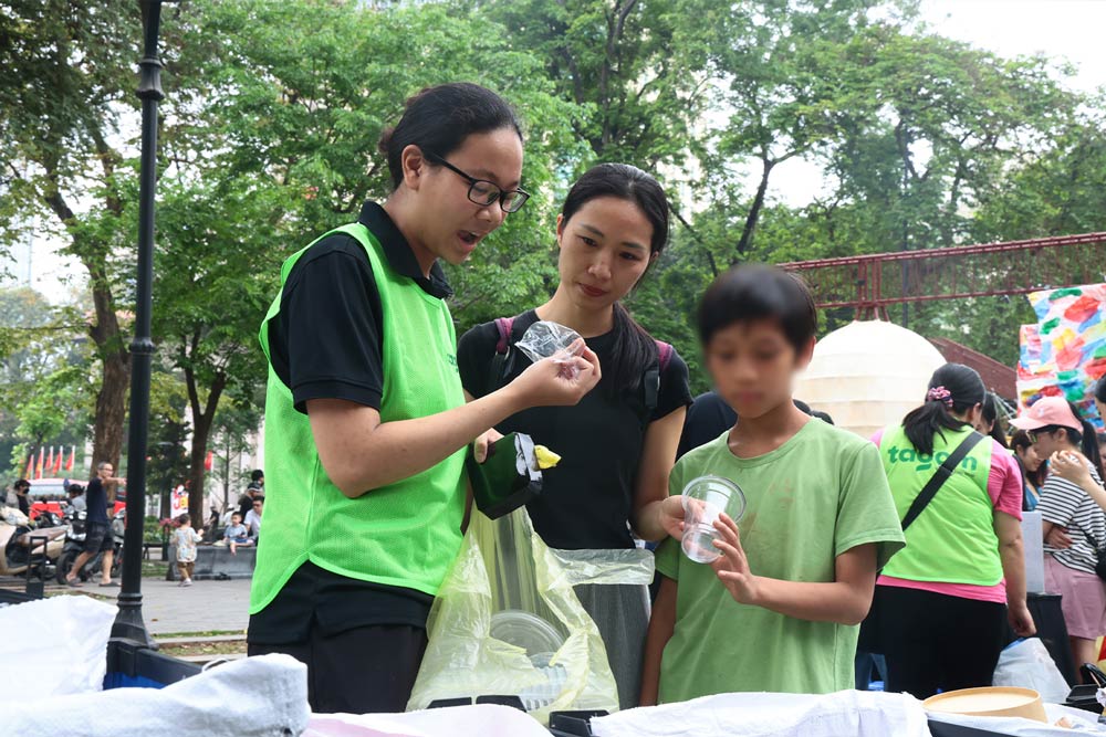 La basura renace en manos de jovenes ecologistas
