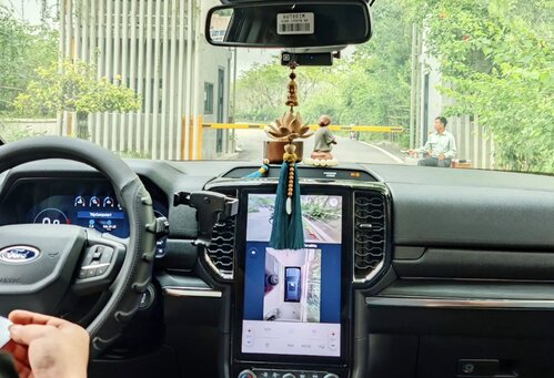 Estas cosas no deben estar en las tapaderas de los coches en verano. Imagen de la pagina web de la Universidad de Hong Kong